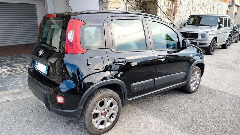 Usata Fiat Panda 4x4 75 CV (55 kW) 2012 Nero Utilitaria