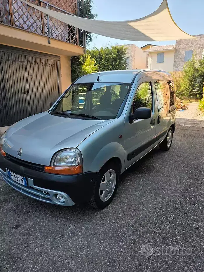 Usata Renault Kangoo 80 CV (58 kW) 2001 Grigio Monovolume