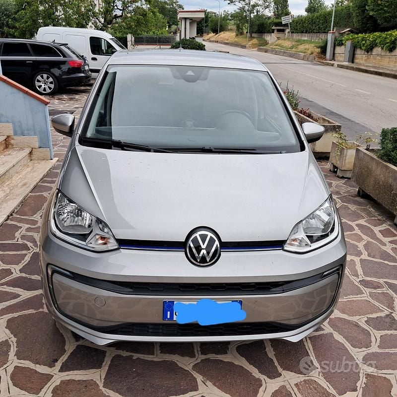 Usata VW e-up! 61 kW (83 CV) 2021 Grigio Utilitaria