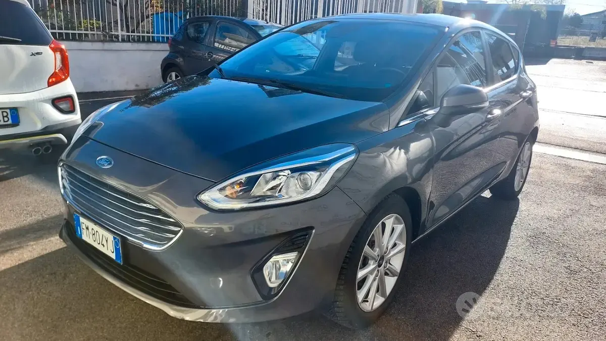 Usata Ford Fiesta Titanium 86 CV (63 kW) 2018 Grigio Berlina