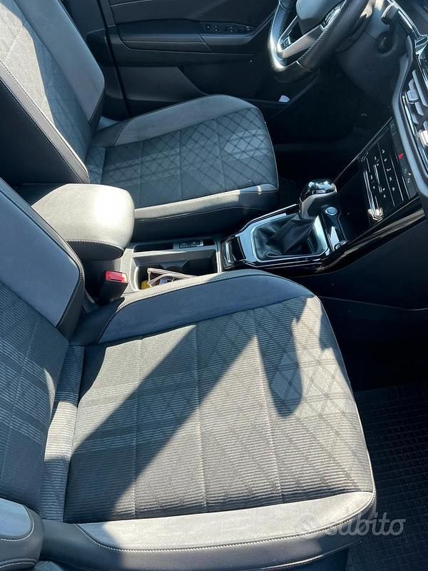 Usata VW T-Roc 159 CV (116 kW) 2022 Bianco SUV
