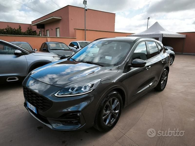 Usata Ford Kuga ST-Line 150 CV (110 kW) 2021 Grigio SUV