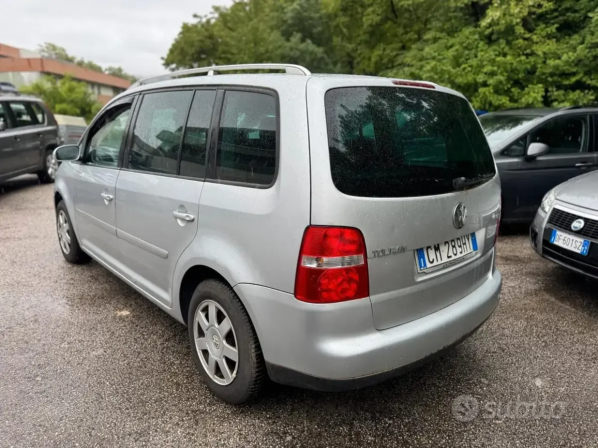 Usata VW Touran Trendline 136 CV (100 kW) 2004 Grigio Monovolume