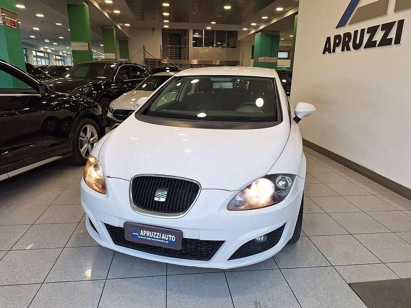Usata Seat Leon Style 105 CV (77 kW) 2012 Bianco Berlina
