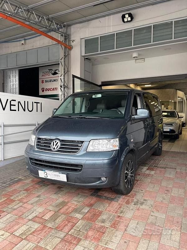 Usata VW Multivan Comfortline 174 CV (127 kW) 2005 Grigio Monovolume