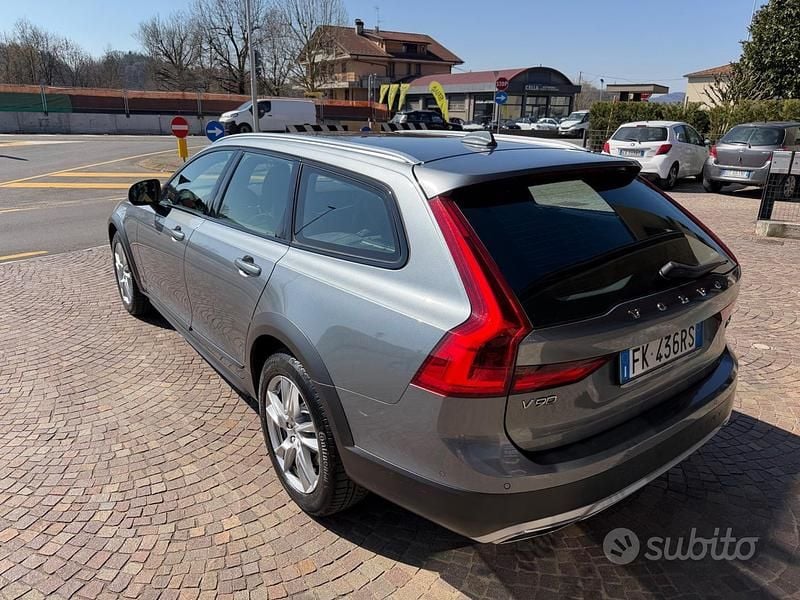 Usata Volvo V90 CC Pro 190 CV (139 kW) 2017 Grigio Station wagon