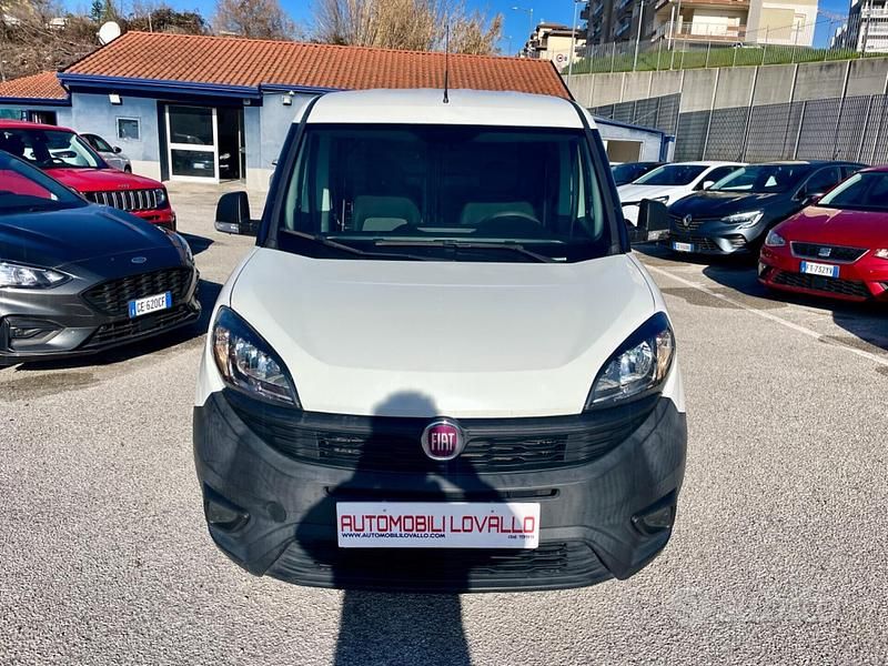 Usata Fiat Doblò 105 CV (77 kW) 2020 Bianco Monovolume