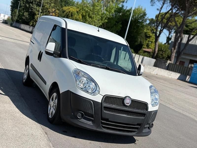 Usata Fiat Doblò 90 CV (66 kW) 2013 Bianco Monovolume