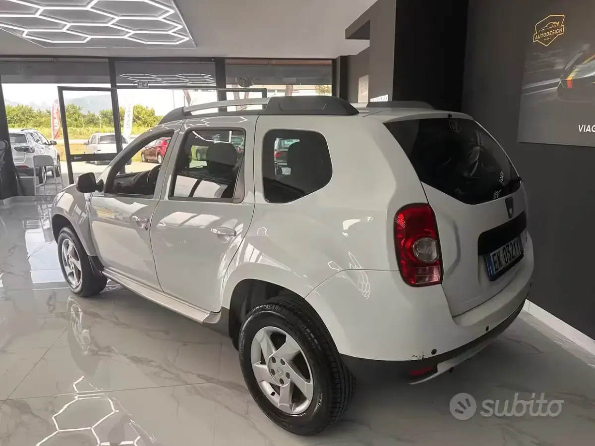 Usata Dacia Duster Lauréate 110 CV (80 kW) 2011 Bianco SUV