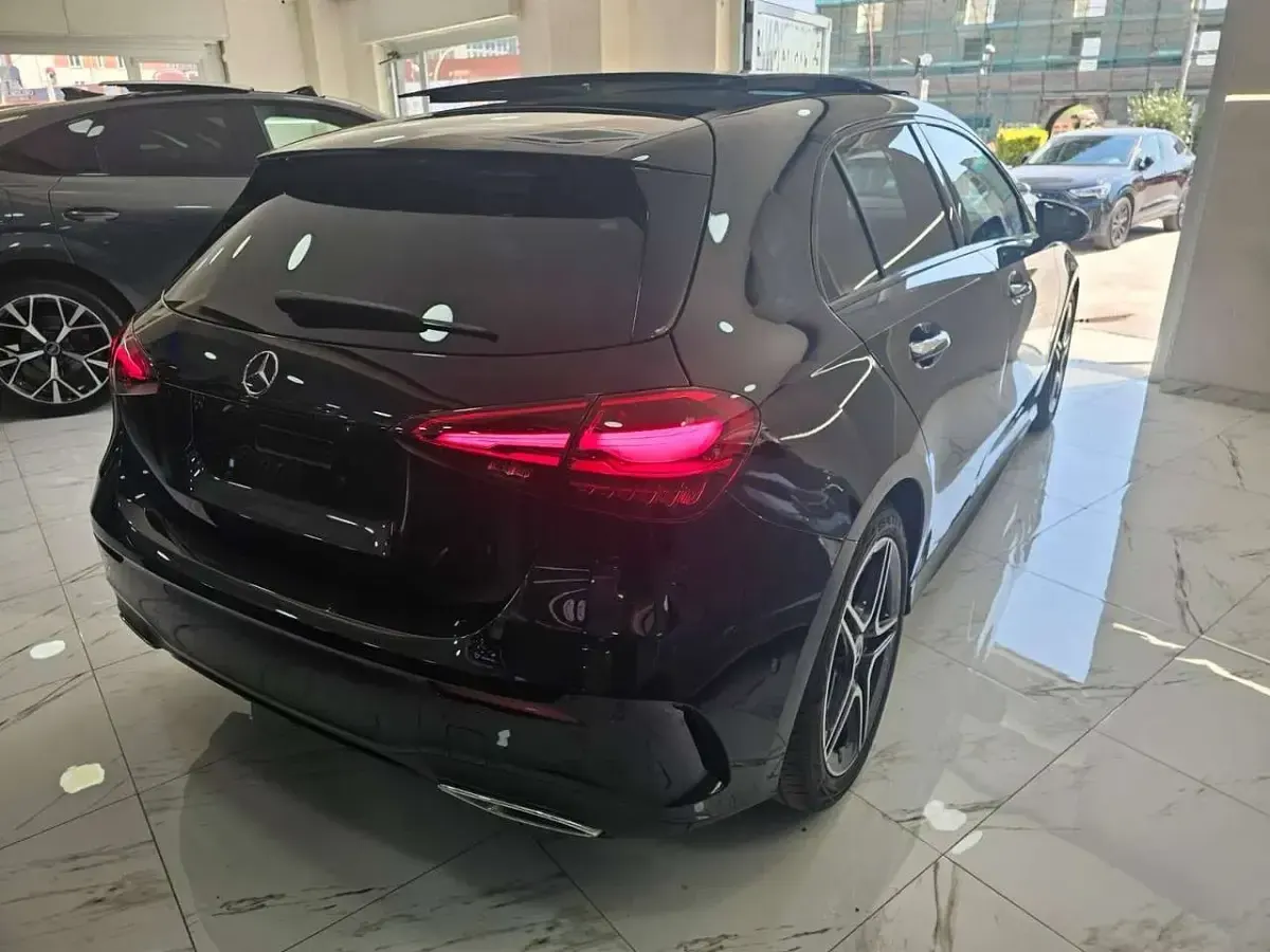 Usata Mercedes A200 AMG Line Premium 150 CV (110 kW) 2025 Black night metallizzato Berlina