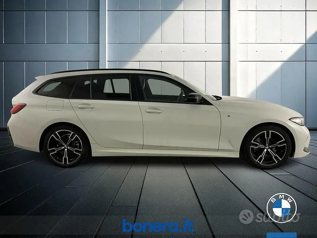 Begagnad BMW 320e M Sport 190 HK (139 kW) 2024 Vit Kombi