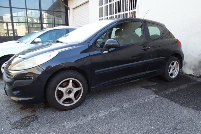 Nero Usata 2007 Peugeot 207 Due volumi | 950 € (Super prezzo) - Immagine 1/4