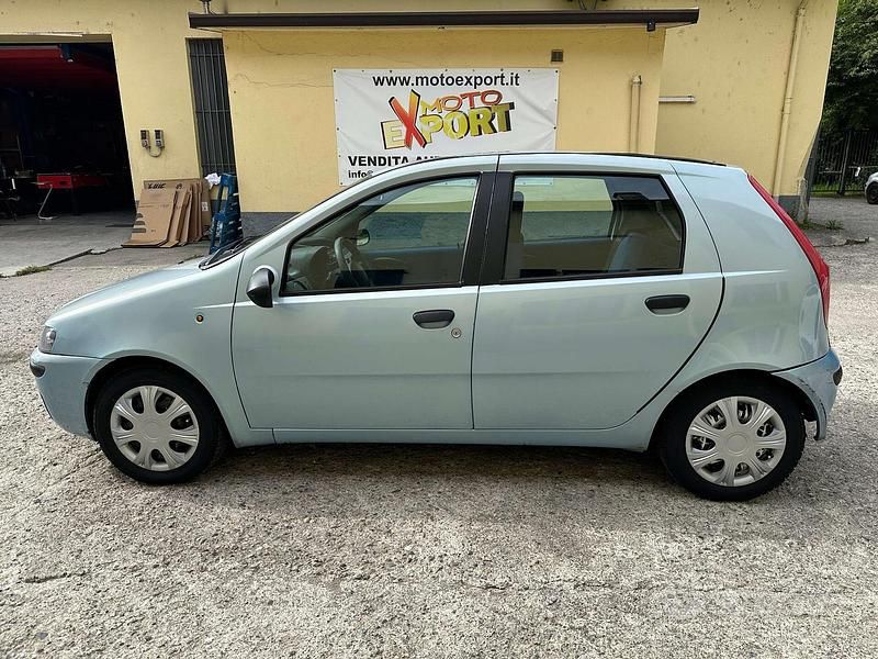 Usata Fiat Punto 60 CV (44 kW) 2002 Blu Utilitaria