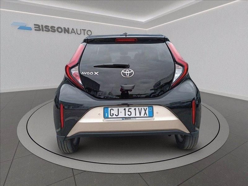 Usata Toyota Aygo X Trend 72 CV (52 kW) 2022 Beige metallizzato SUV