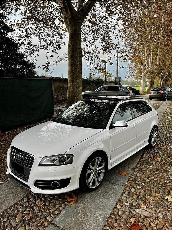 Bianco Usata 2012 Audi S3 Ambiente Tre volumi | 16.000 € (Super prezzo) - Immagine 1/4