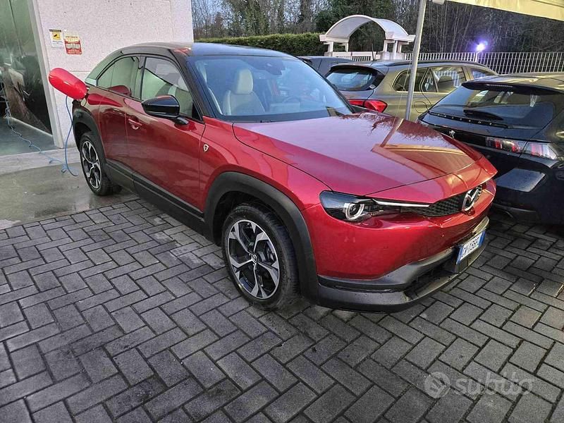 Rosso Usata 2024 Mazda MX30 Makoto SUV | 26.990 € (Buon prezzo) - Immagine 1/4