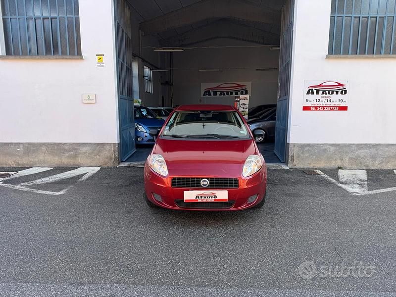 Usata Fiat Grande Punto Active 77 CV (56 kW) 2005 Rosso Utilitaria