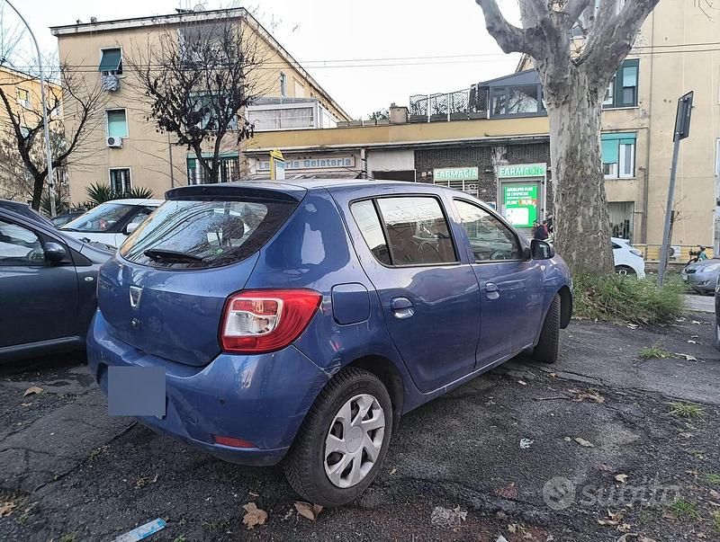 Usata Dacia Sandero 75 CV (55 kW) 2014 Blu Berlina