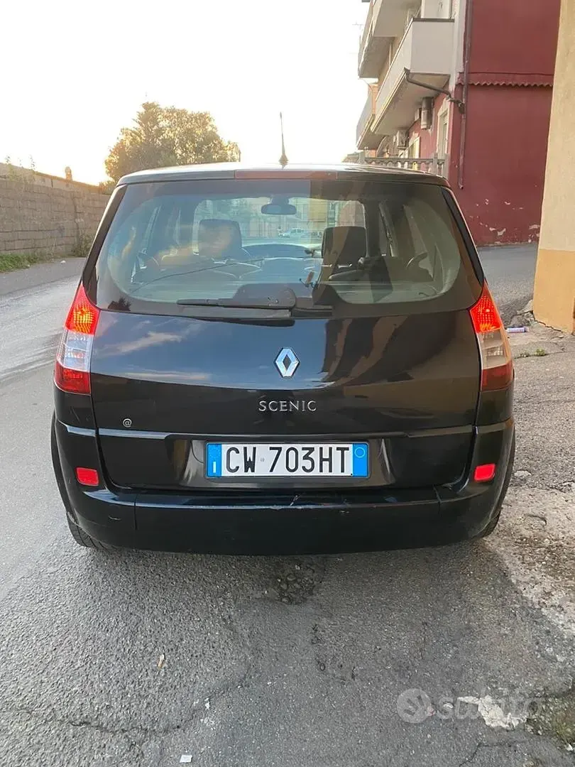 Usata Renault Scénic 120 CV (88 kW) 2005 Nero Monovolume
