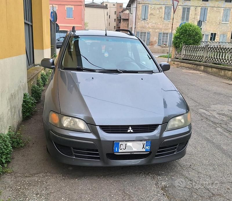 Usata Mitsubishi Space Star 82 CV (60 kW) 2003 Grigio Monovolume