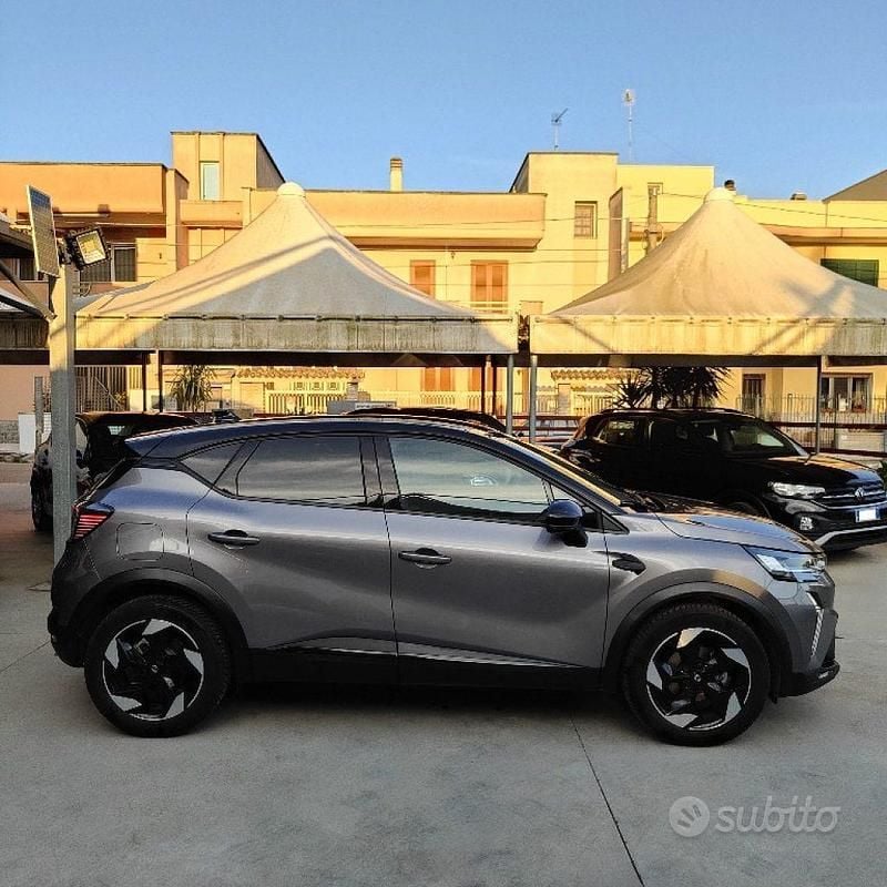 Usata Renault Captur Techno 91 CV (66 kW) 2025 Grigio SUV