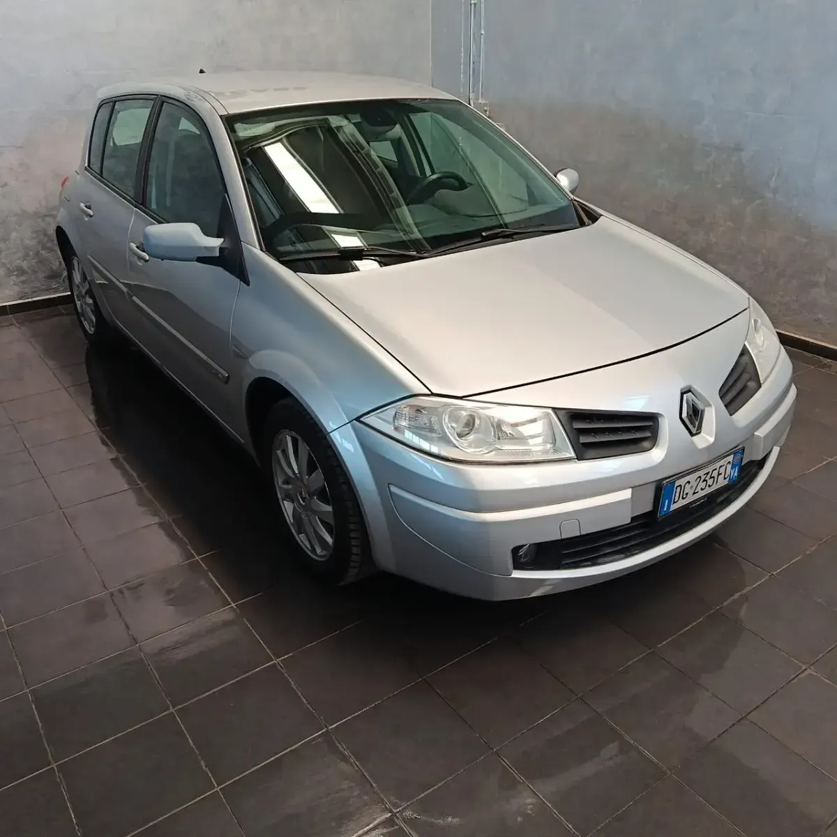 Usata Renault Mégane Dynamique 111 CV (81 kW) 2007 Argento Berlina