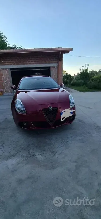 Usata Alfa Romeo Giulietta 105 CV (77 kW) 2010 Rosso Utilitaria