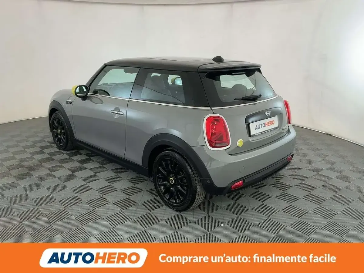 Usata Mini Cooper SE 135 kW (184 CV) 2021 Grigio Utilitaria