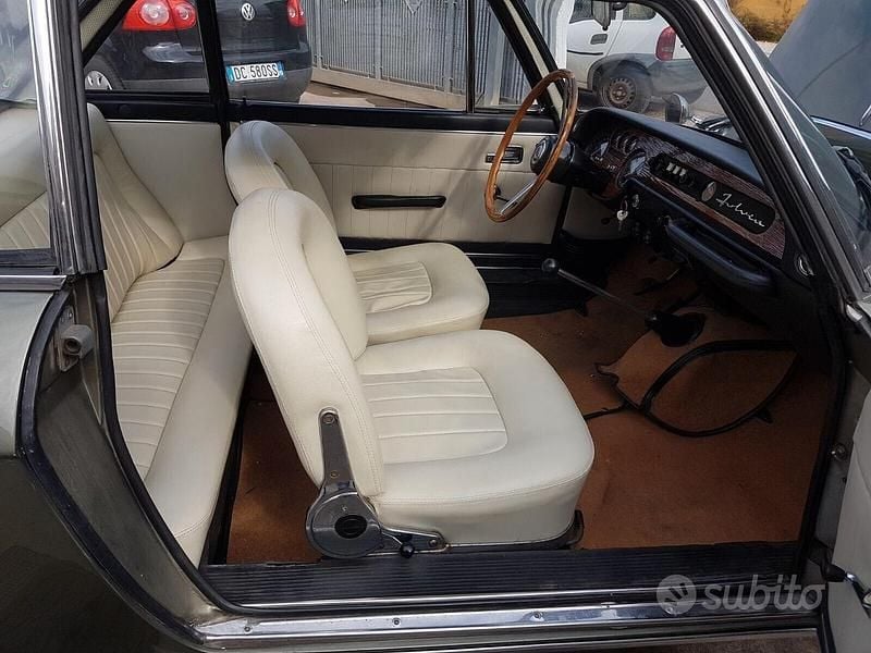 Begagnad Lancia Fulvia S 88 HK (64 kW) 1970 Brun Sportkupé