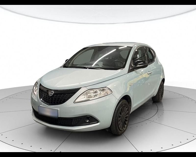 Usata Lancia Ypsilon Silver 70 CV (51 kW) 2023 Verde Utilitaria