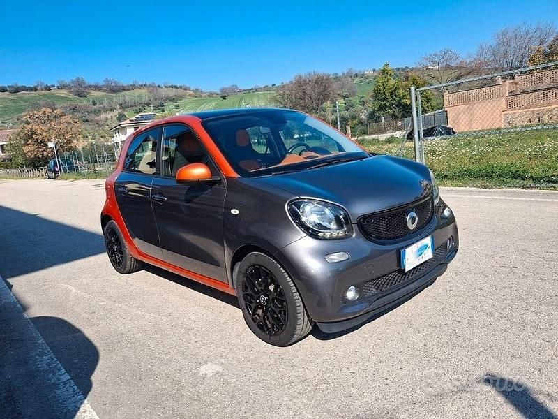 Usata Smart ForFour Edition #1 70 CV (51 kW) 2015 Grigio Utilitaria