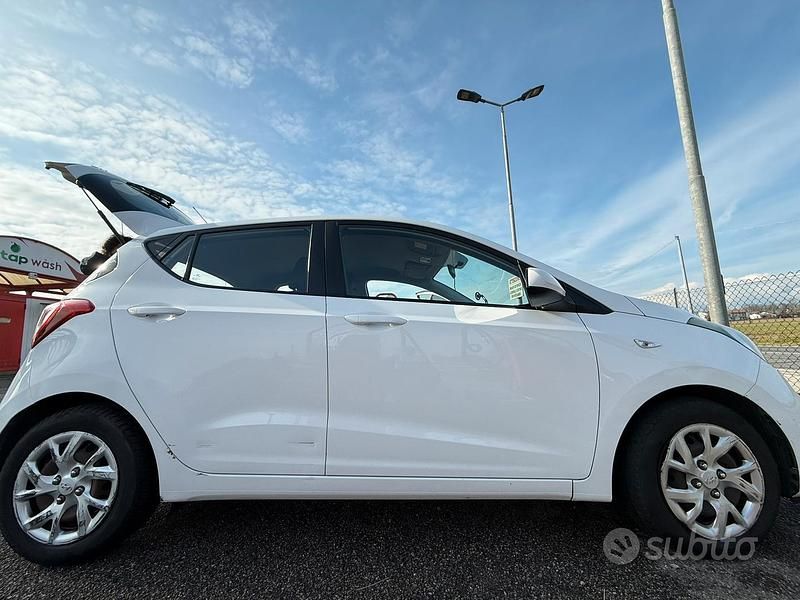 Usata Hyundai i10 83 CV (61 kW) 2017 Bianco Utilitaria