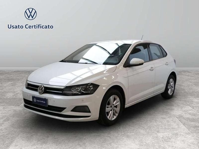 0q pure white Usata 2021 VW Polo Comfortline Tre volumi | 15.500 € (Buon prezzo) - Immagine 1/4