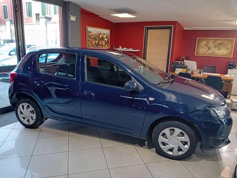 Usata Dacia Sandero Lauréate 90 CV (66 kW) 2016 Blu/azzurro Utilitaria