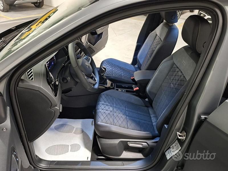 Nuova VW T-Roc R-line Plus 116 CV (85 kW) 2025 Grigio SUV