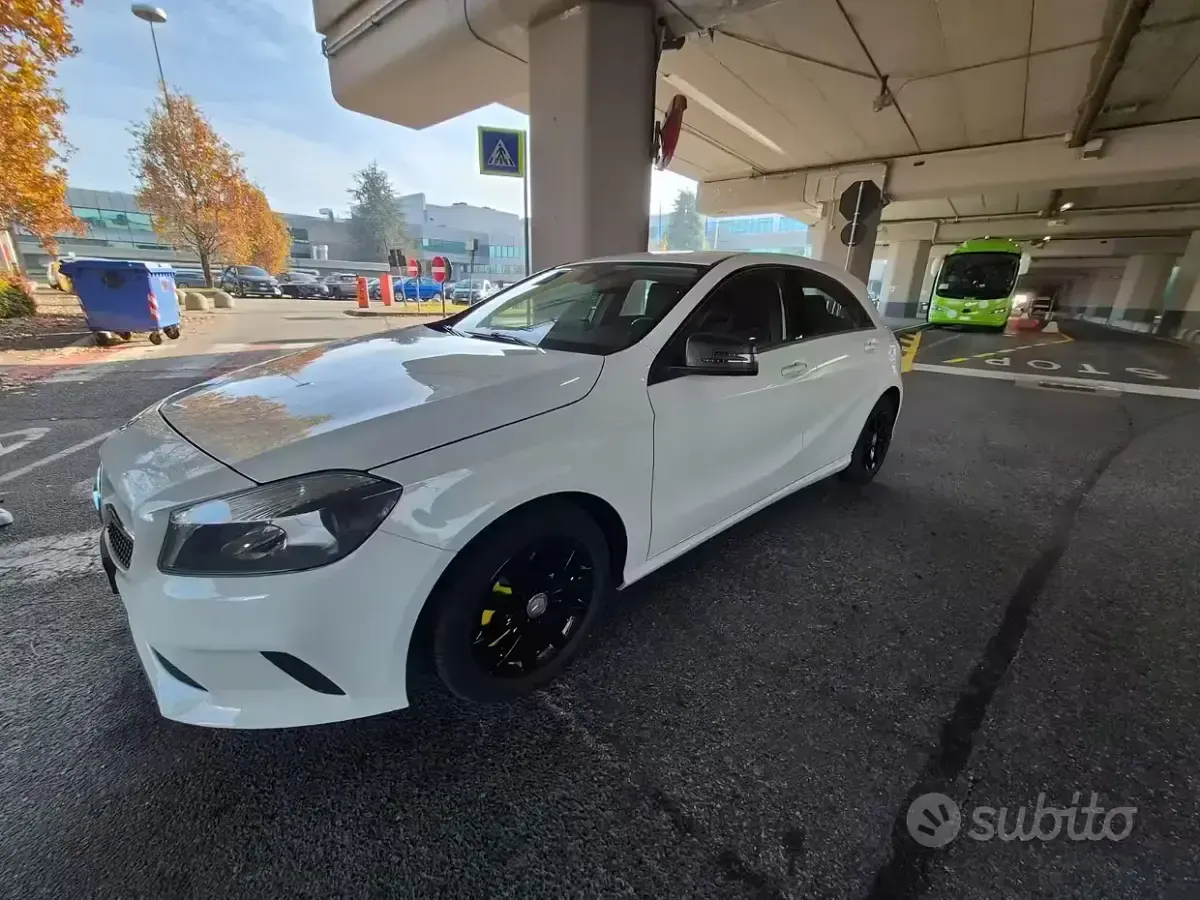 Usata Mercedes A160 170 CV (125 kW) 2017 Bianco Berlina
