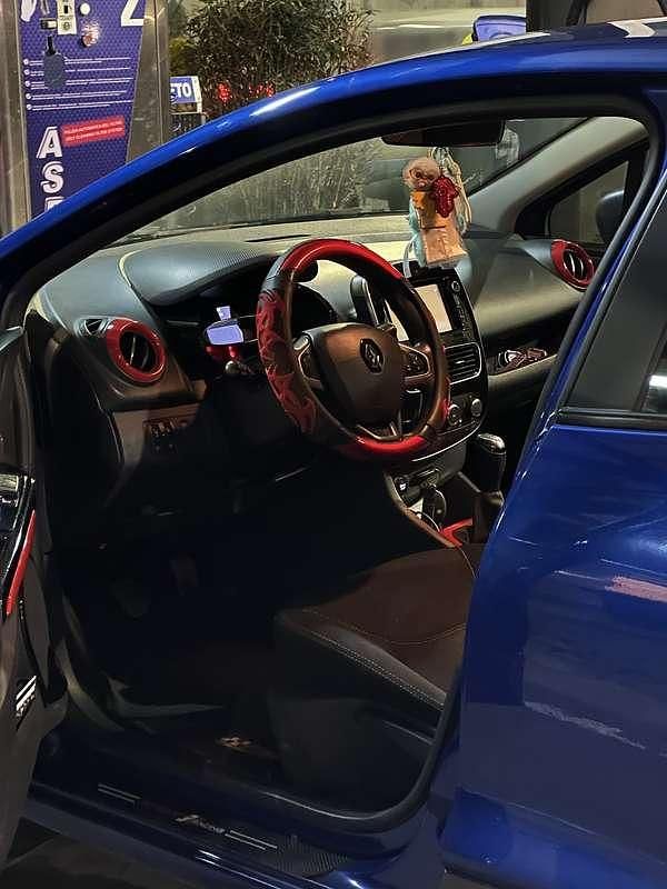 Second-hand Renault Clio IV 95 CP (69 kW) 2018 Berlinǎ