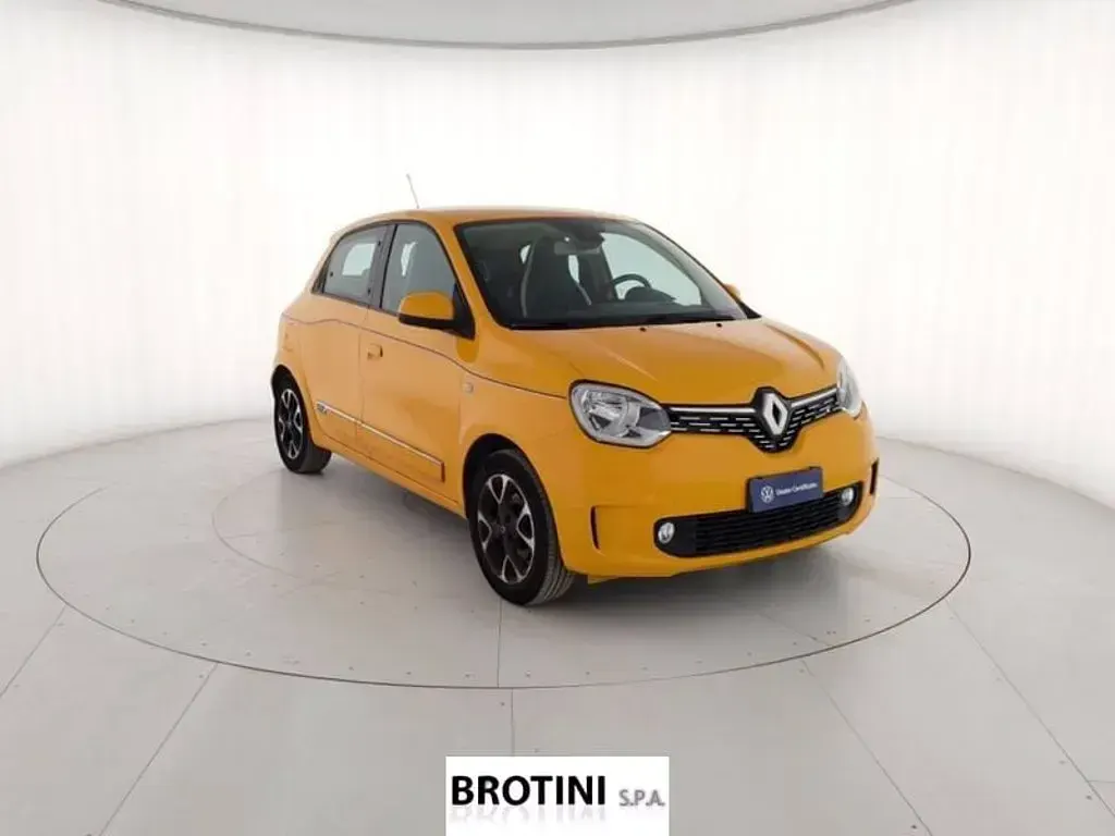 Usado Renault Twingo Intens 65 CV (47 kW) 2021 Amarillo Utilitario