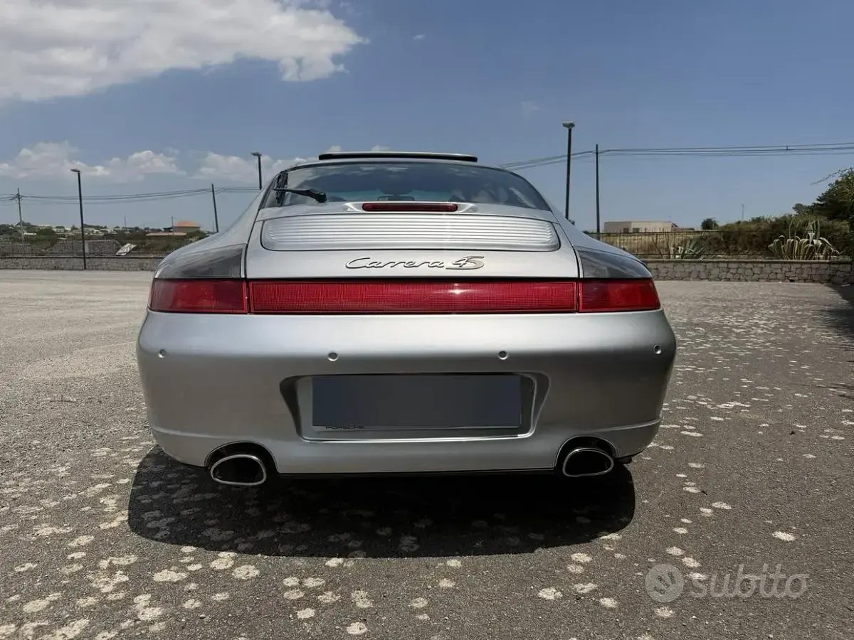 Usata Porsche 911 Carrera 4S 320 CV (235 kW) 2004 Grigio Coupé