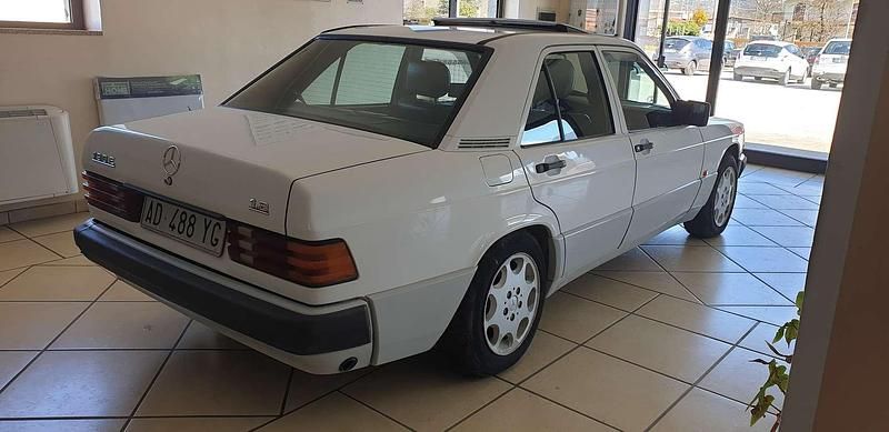 Usata Mercedes 190 109 CV (80 kW) 1991 Bianco Berlina