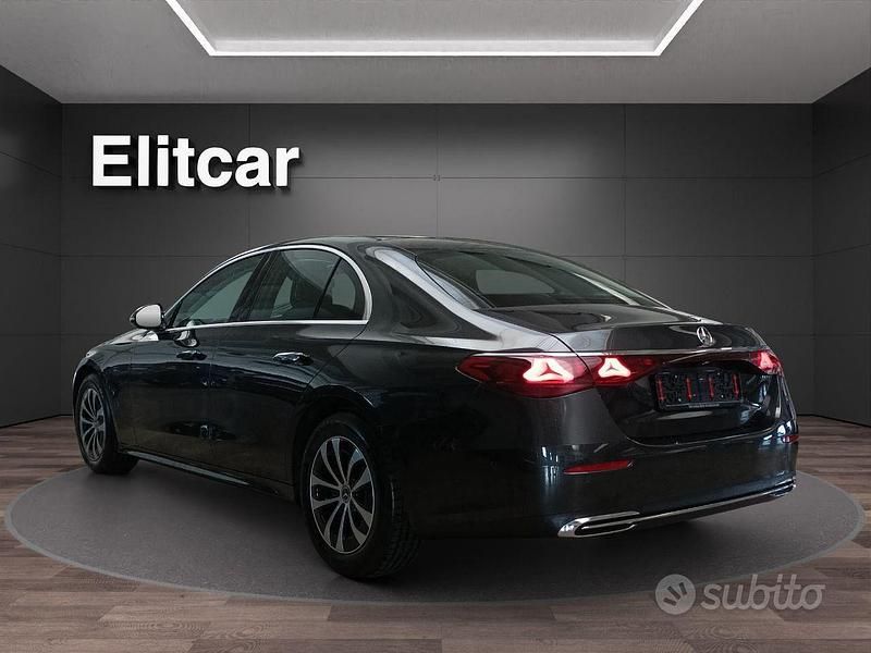Usata Mercedes E220 Advanced 197 CV (144 kW) 2024 Grigio Berlina