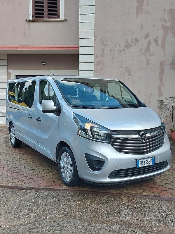 Grigio Usata 2017 Opel Vivaro S Monovolume | 17.800 € (Buon prezzo) - Immagine 1/4