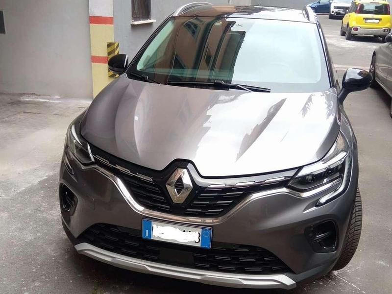 Usata Renault Captur Techno 150 CV (110 kW) 2023 Grigio SUV