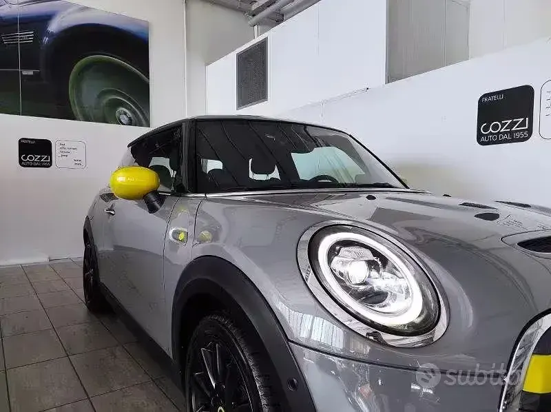 Usata Mini Cooper Coupé 75 kW (102 CV) 2020 Grigio Coupé