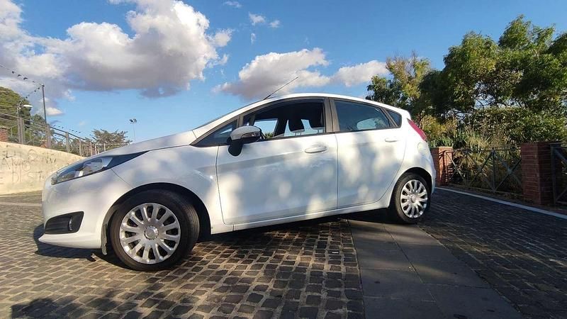 Usata Ford Fiesta 75 CV (55 kW) 2016 Bianco Berlina