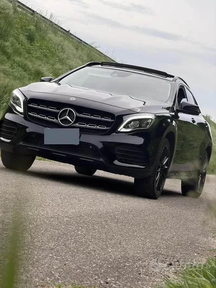 Usata Mercedes GLA200 Edition 136 CV (100 kW) 2018 Nero SUV
