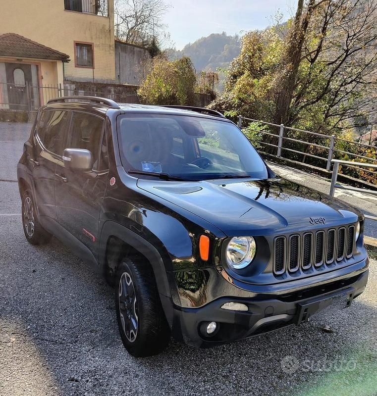 Usata Jeep Renegade Trailhawk 170 CV (125 kW) 2015 Nero SUV