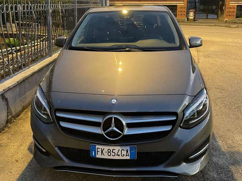 Grigio Usata 2017 Mercedes B200 Monovolume | 13.000 € (Ottimo prezzo) - Immagine 1/4