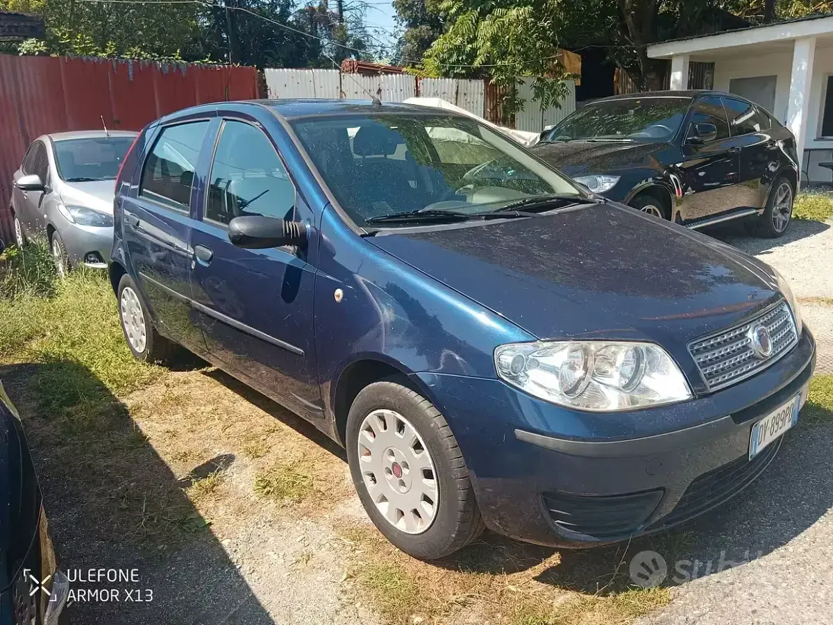 Usata Fiat Punto Active 60 CV (44 kW) 2009 Bluazzurro Utilitaria