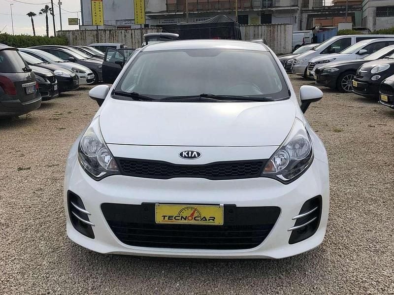 Usata Kia Rio 75 CV (55 kW) 2016 Bianco Utilitaria